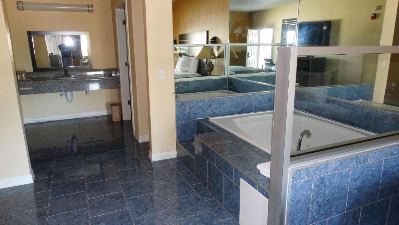 Motel 6 Houston, Tx - Willowbrook Mall Екстер'єр фото