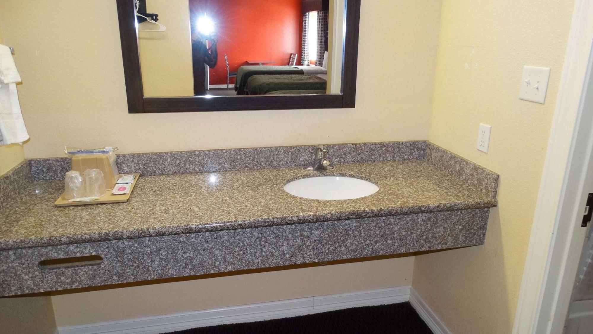 Motel 6 Houston, Tx - Willowbrook Mall Екстер'єр фото
